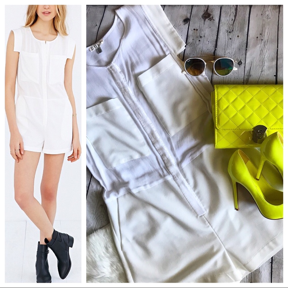 UO Cope Two Pocket Notch Romper - Picture 4 of 6